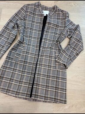 Carolina Belle Plaid Open-Front Trench in Brown and Cream